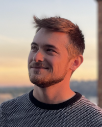 A headshot of Tyler Gordon